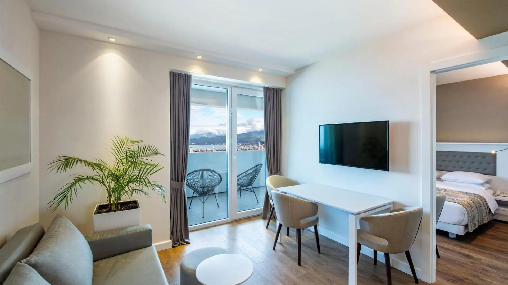Aparthotel By Marriott Allince Batumi 5*,  Georgien