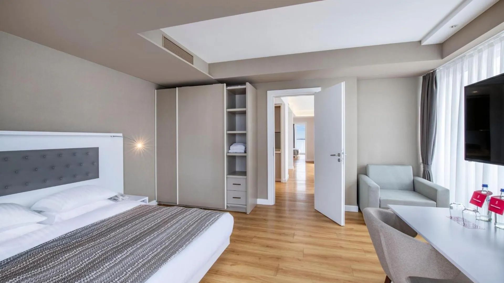Hotell Aparthotel By Marriott Allince Batumi